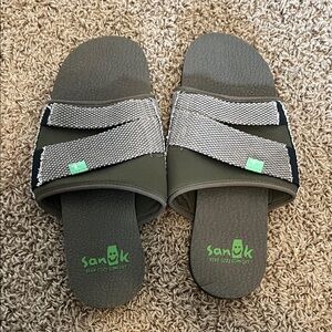 Sanuk Olive and Gray Slide Sandals